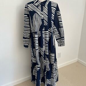 blue and white maxi dress zara Zara Blue White Floral Plunge V-Neck 3/4 Balloon Sleeve Midi Maxi A-li –  Brie main image 0
